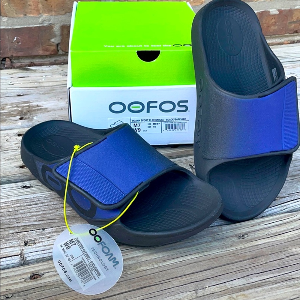 tags. Oofos women’s size 9. Men’s size 7.